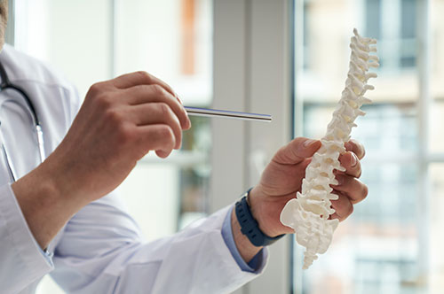 脊髄損傷による合併症…労災保険での取り扱いは？
